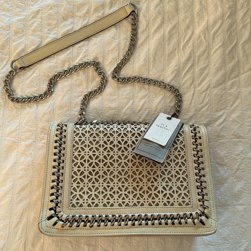 Zara Leather High Quality Cream Shoulder/Crossbody bag/ beautiful chain